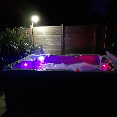 Bed and Breakfast Chambre Au Nuit Etoile Et Jacuzzi Prive Pleuven Zewnętrze zdjęcie