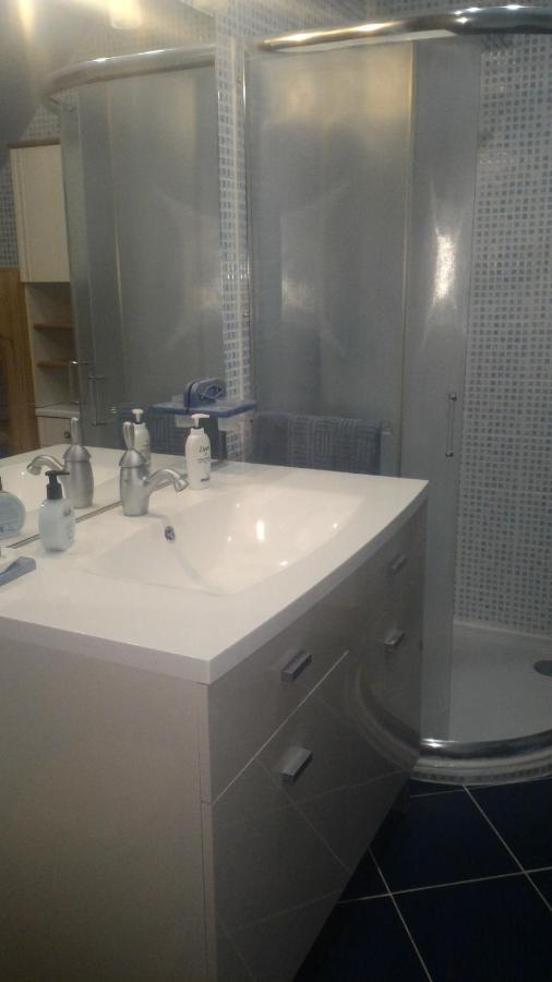 Bed and Breakfast Chambre Au Nuit Etoile Et Jacuzzi Prive Pleuven Zewnętrze zdjęcie